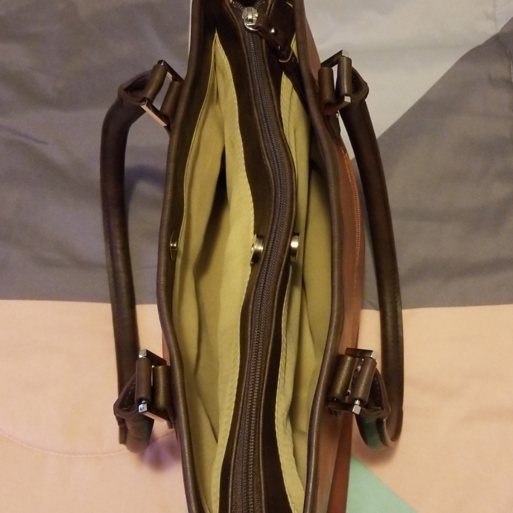 Purse - Picture 3 of 4